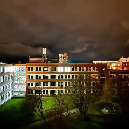 Redbrick Center Vi *
